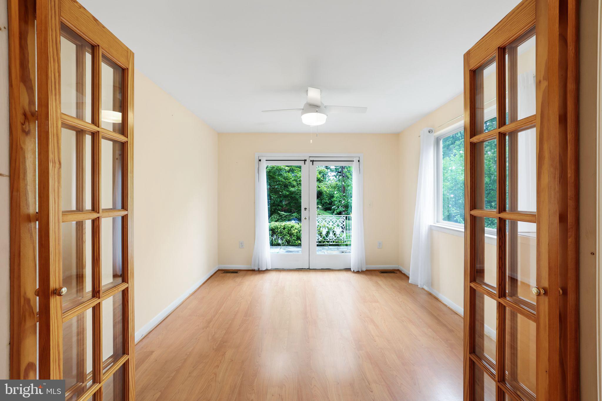 6928 WINTERBERRY LANE