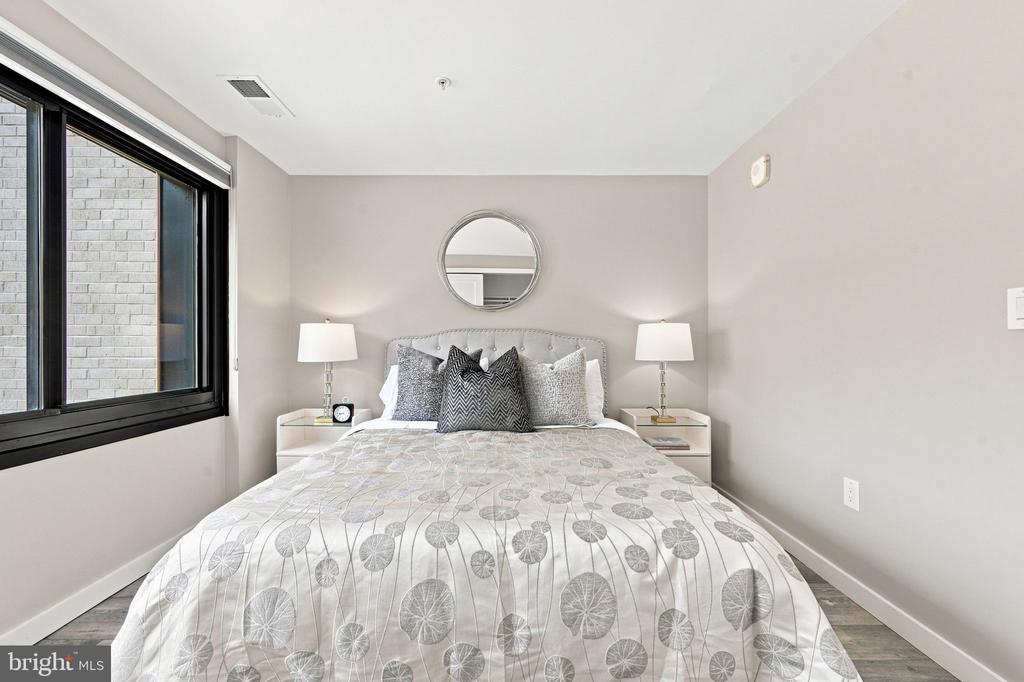 700 ROEDER ROAD Unit: 203