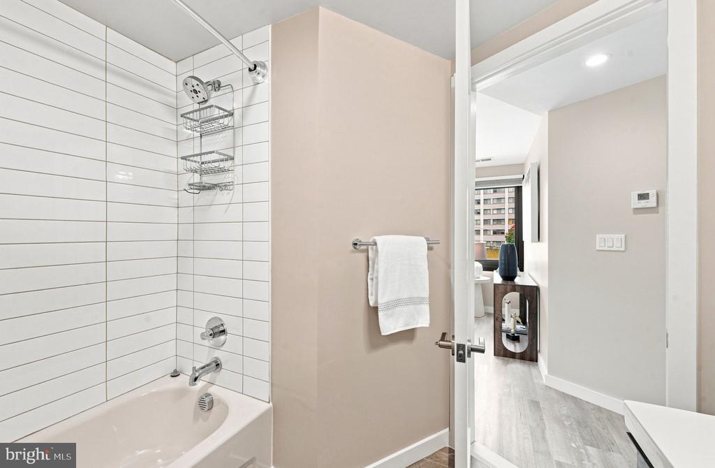 700 ROEDER ROAD Unit: 203