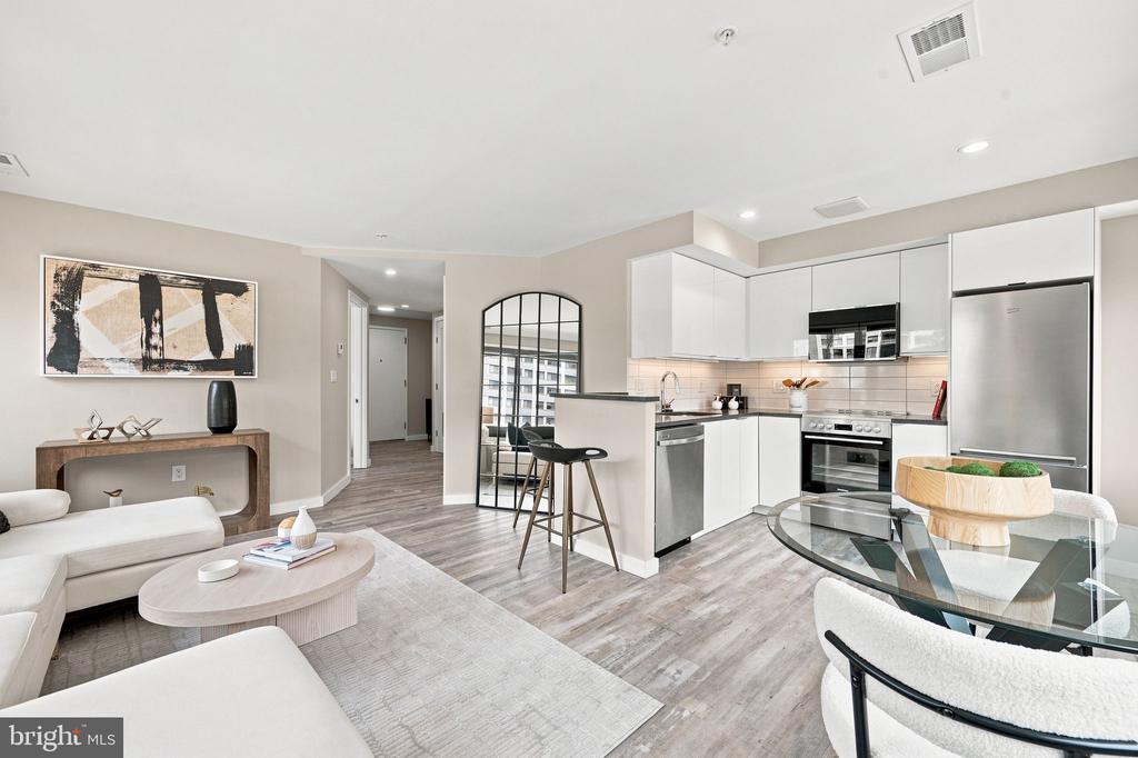 700 ROEDER ROAD Unit: 203