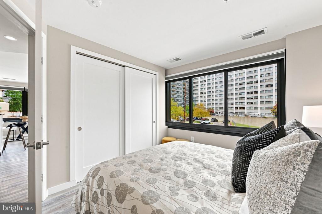 700 ROEDER ROAD Unit: 203