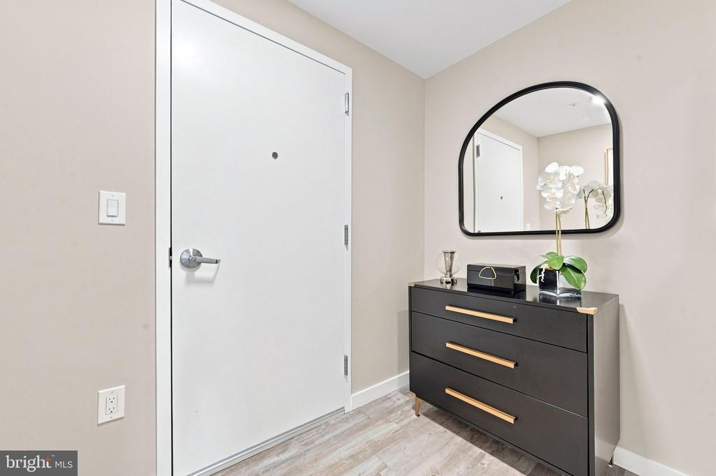 700 ROEDER ROAD Unit: 203