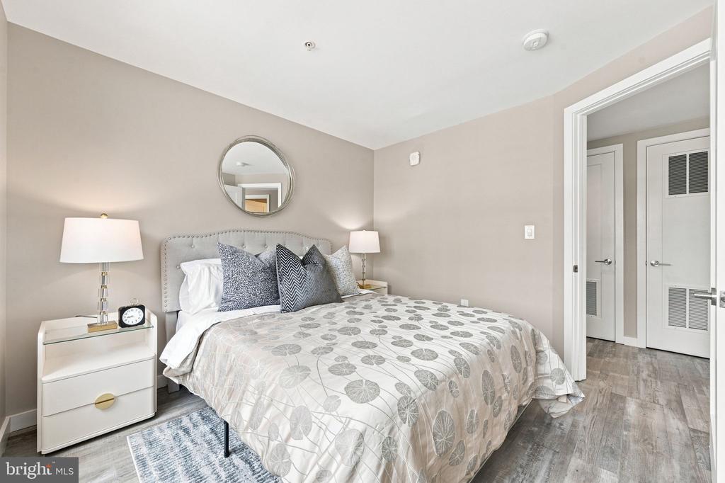 700 ROEDER ROAD Unit: 203