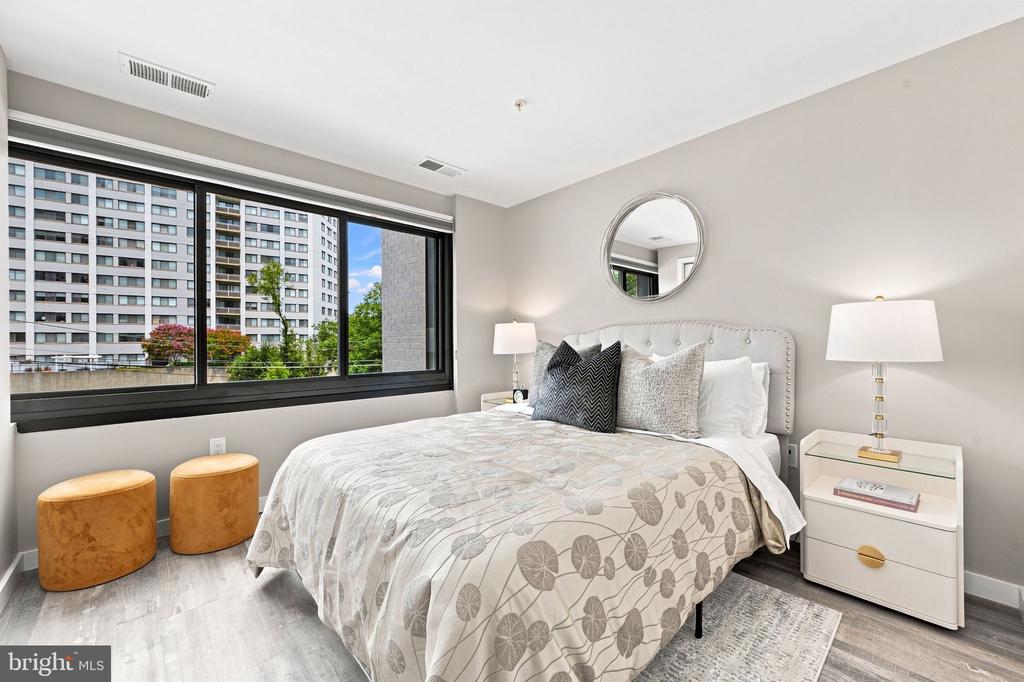 700 ROEDER ROAD Unit: 203