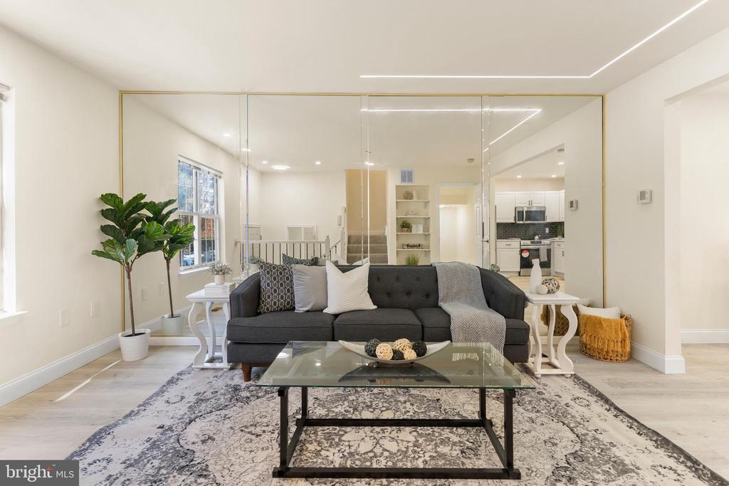 3116 Dynasty Dr