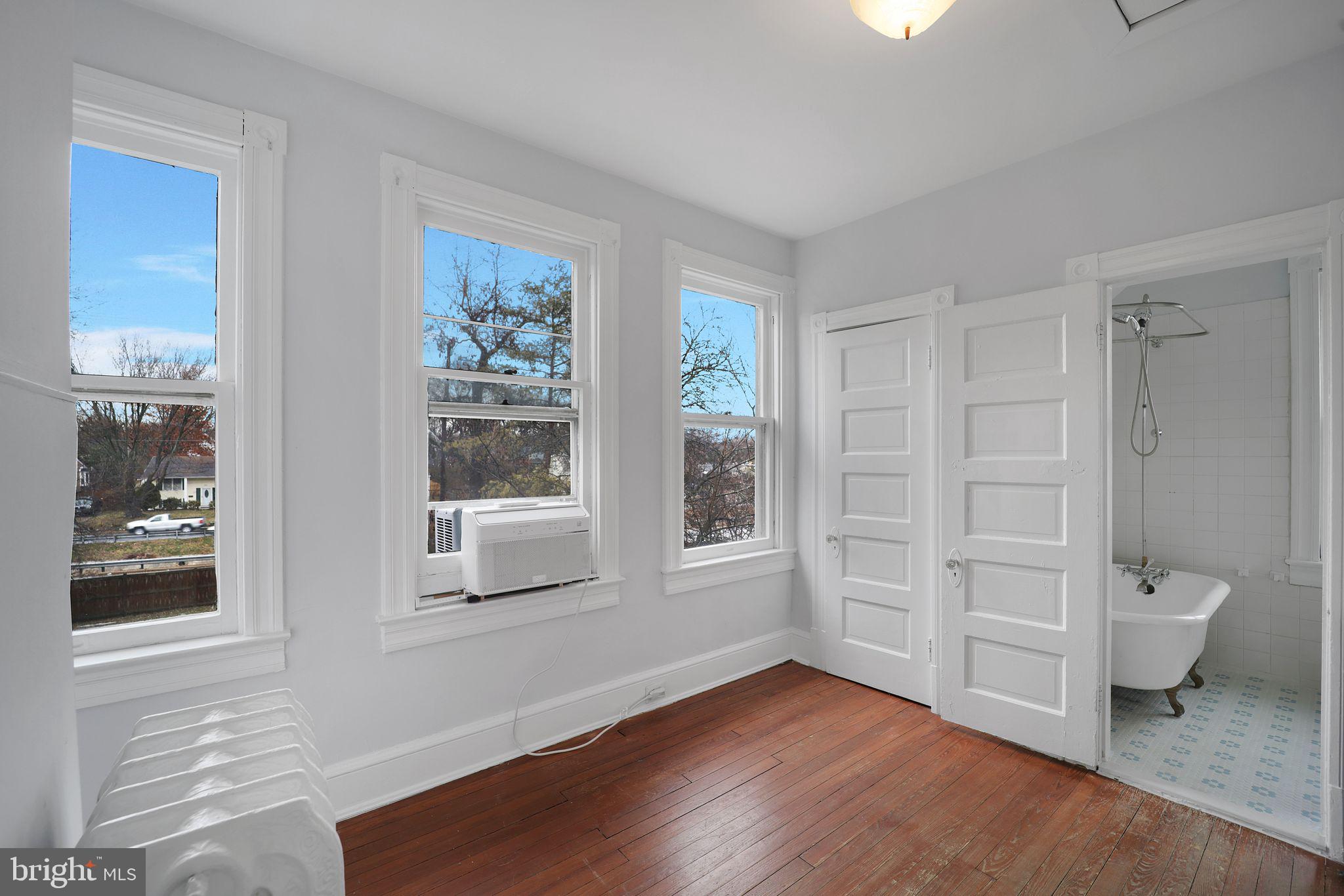 4906 QUEENSBURY RD