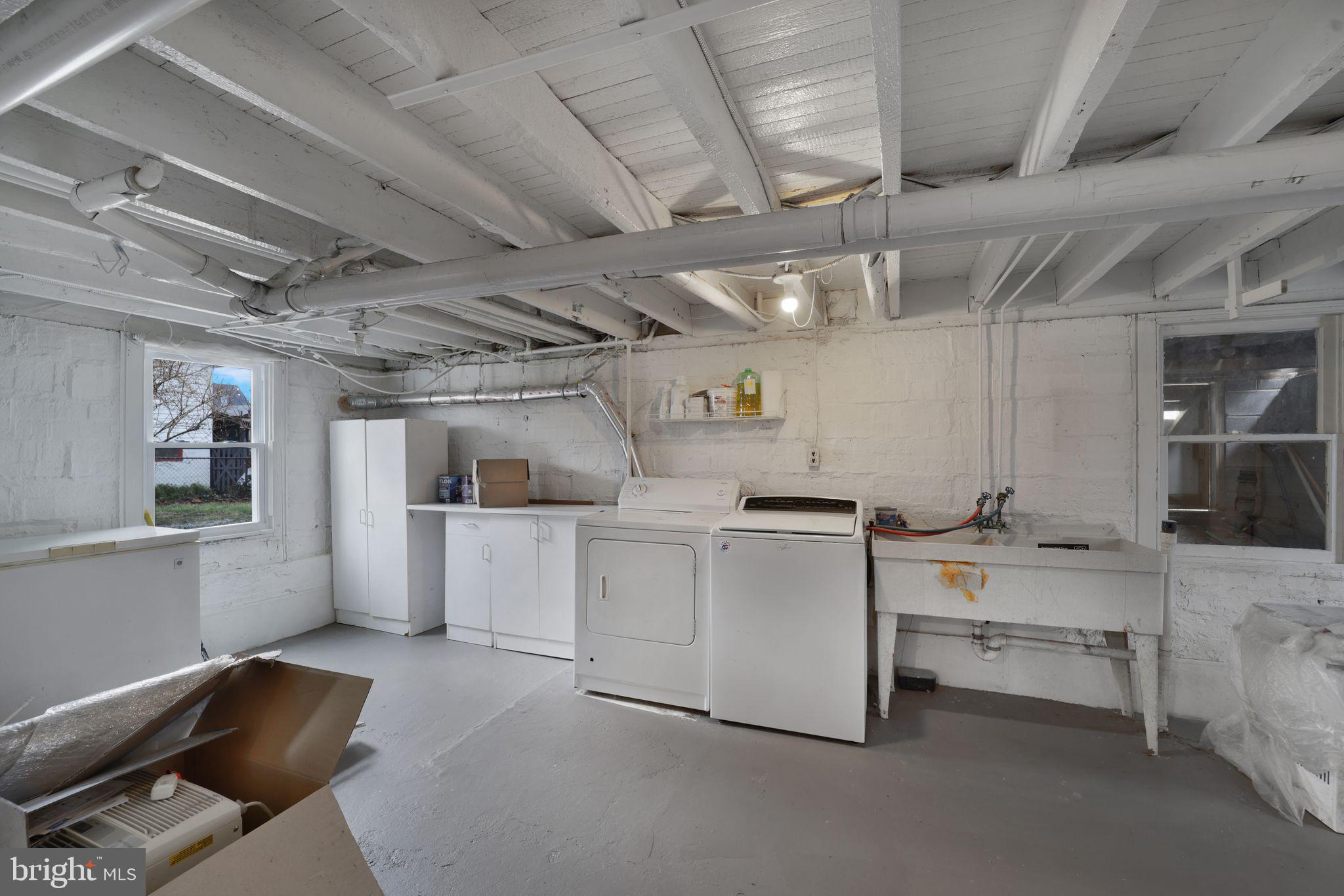 4906 QUEENSBURY RD