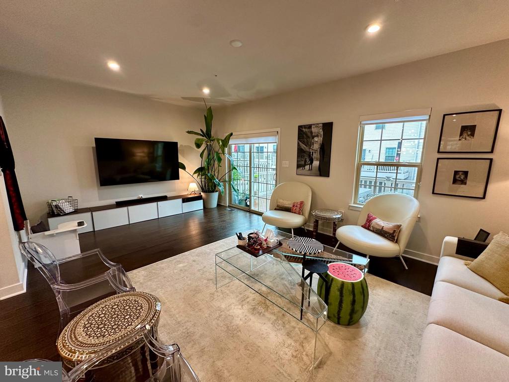 7013 VAN DUSEN RD