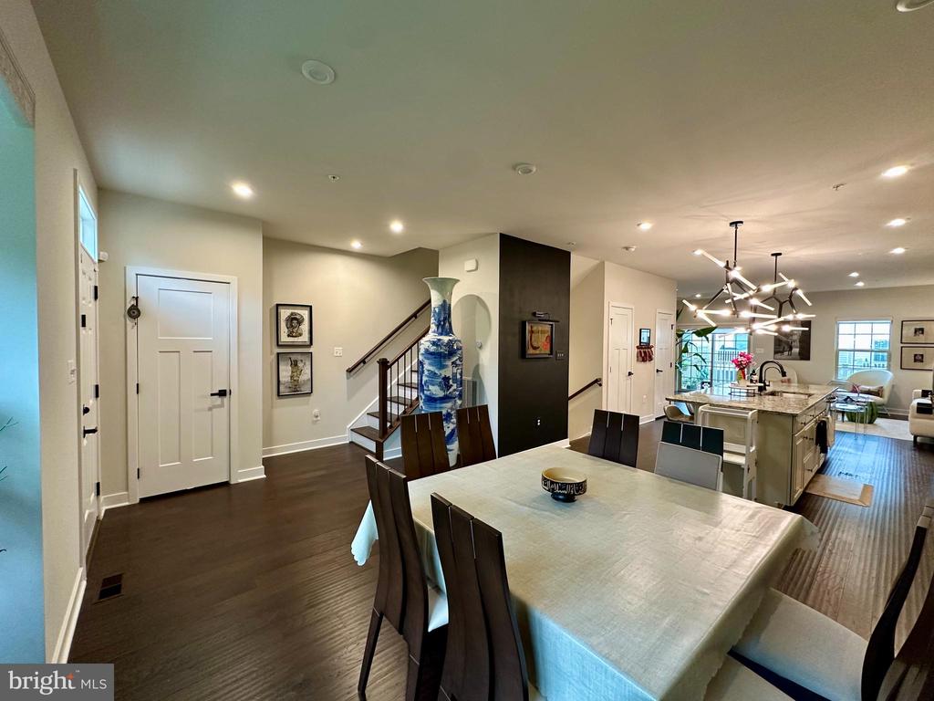 7013 VAN DUSEN RD