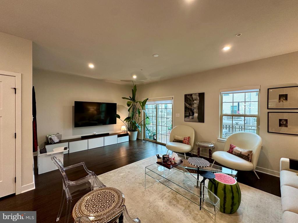 7013 VAN DUSEN RD