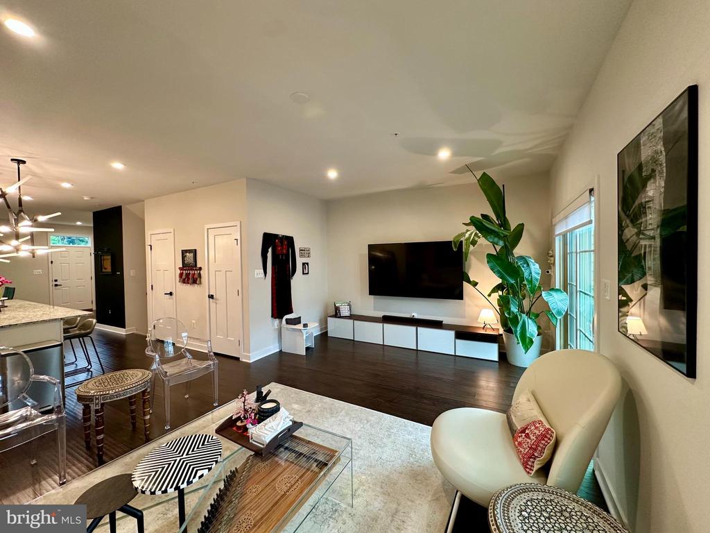 7013 VAN DUSEN RD