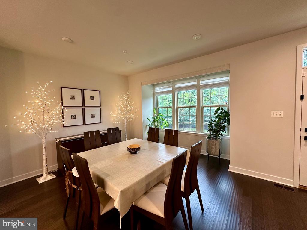 7013 VAN DUSEN RD