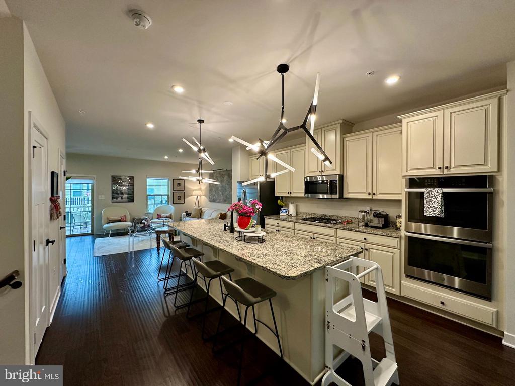 7013 VAN DUSEN RD