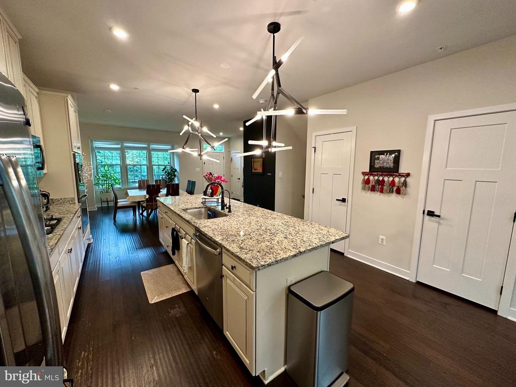 7013 VAN DUSEN RD