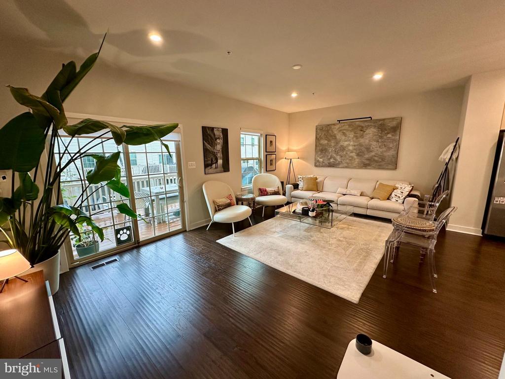 7013 VAN DUSEN RD