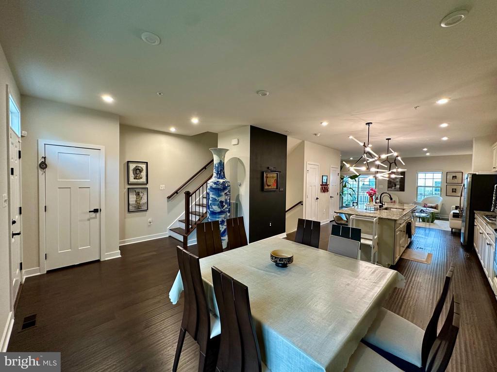 7013 VAN DUSEN RD