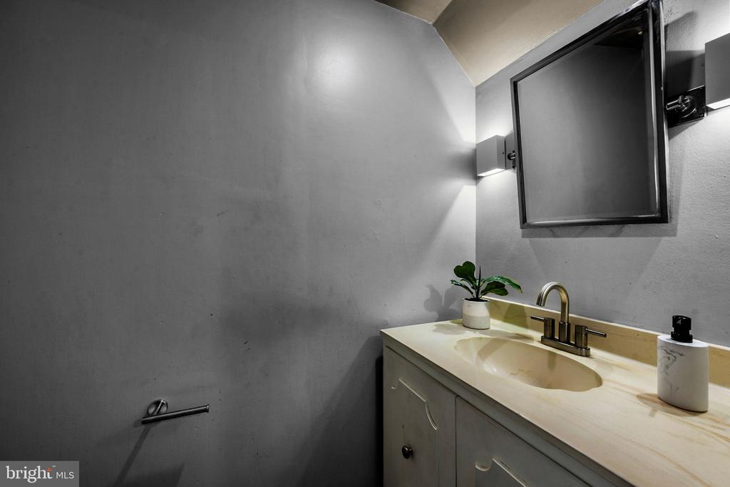 7608 LOTUS COURT