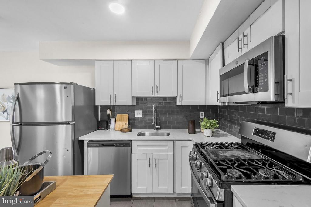 7608 LOTUS COURT