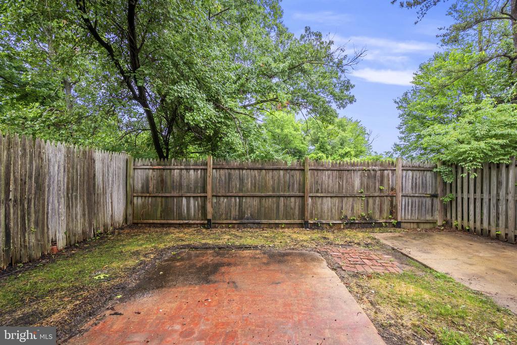 7608 LOTUS COURT