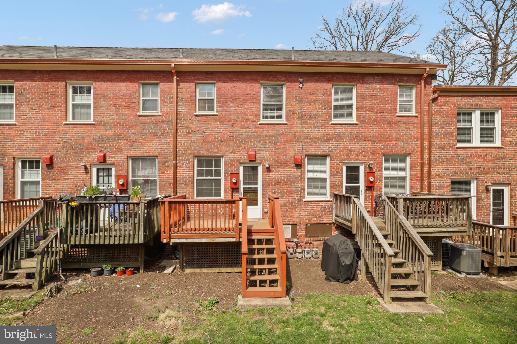 1400 S Barton St #429
