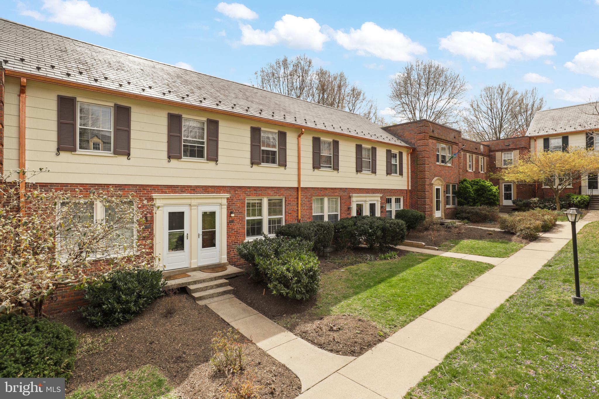 1400 S Barton St #429