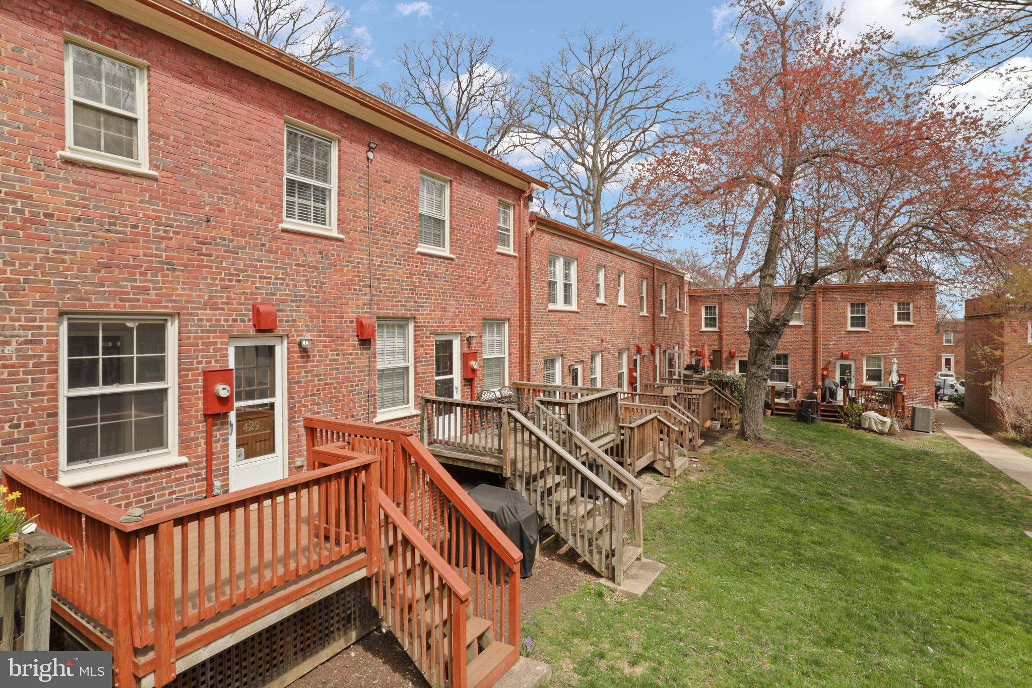 1400 S Barton St #429