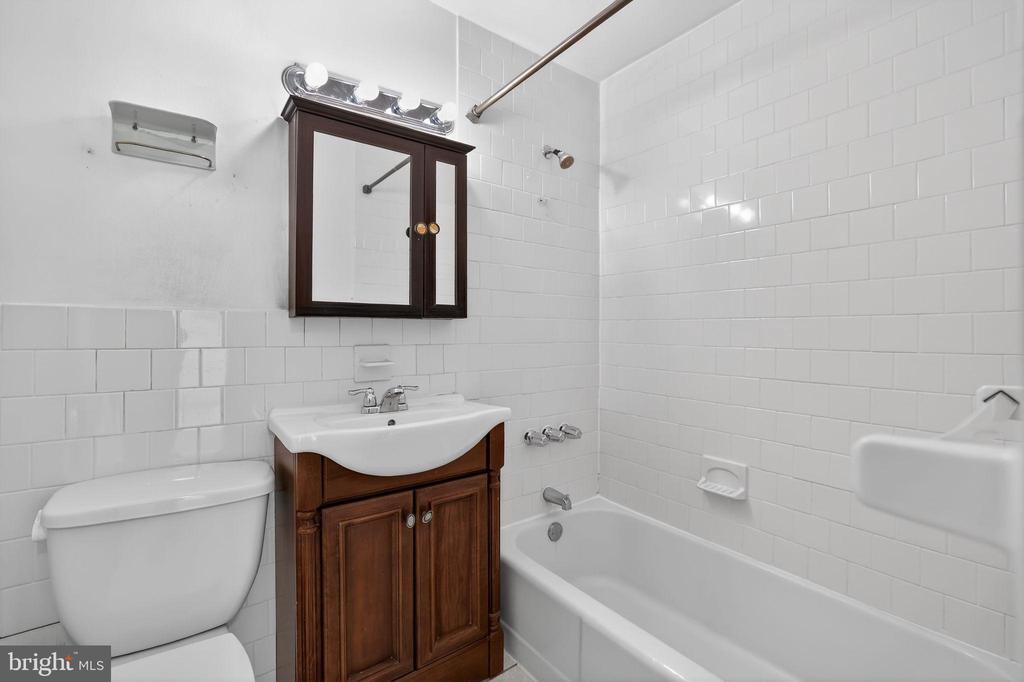 1111 ARLINGTON BOULEVARD 213