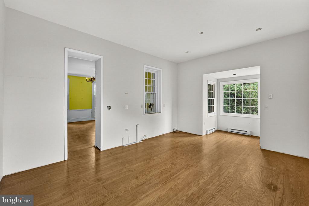 15499 LA GRANGE LANE