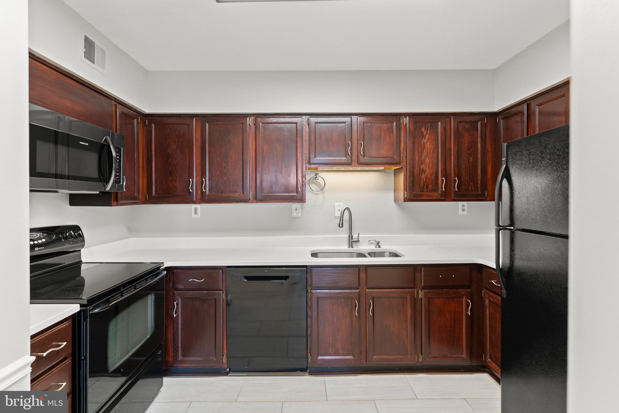 3119 Patrick Henry Dr #422