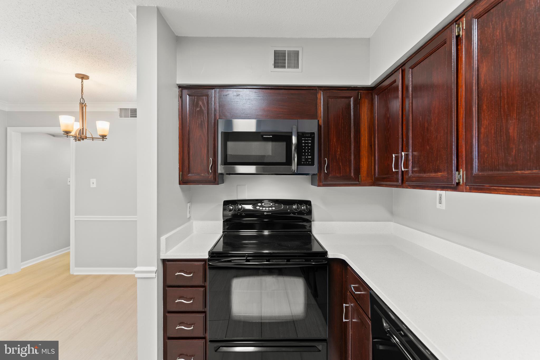 3119 Patrick Henry Dr #422