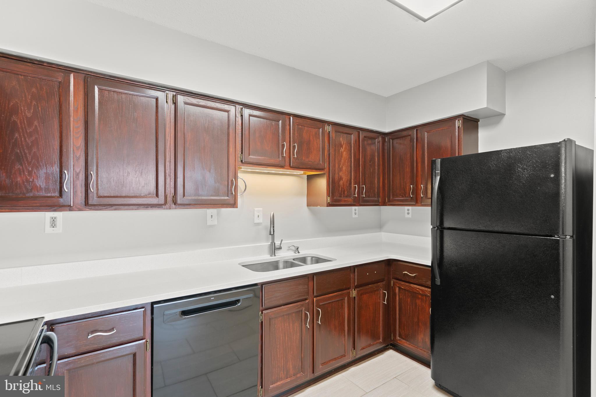 3119 Patrick Henry Dr #422