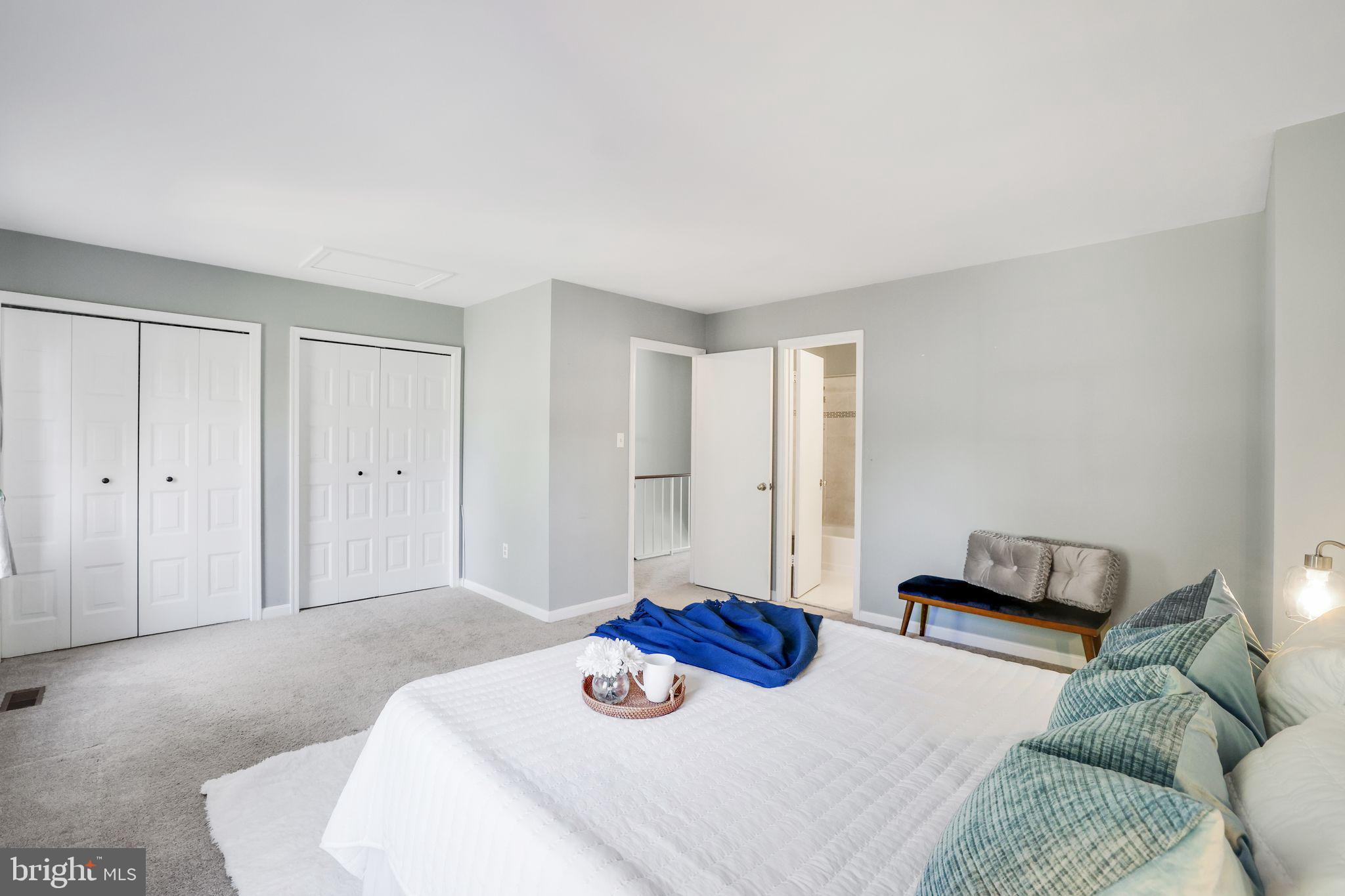 6143 GREEN HOLLOW COURT