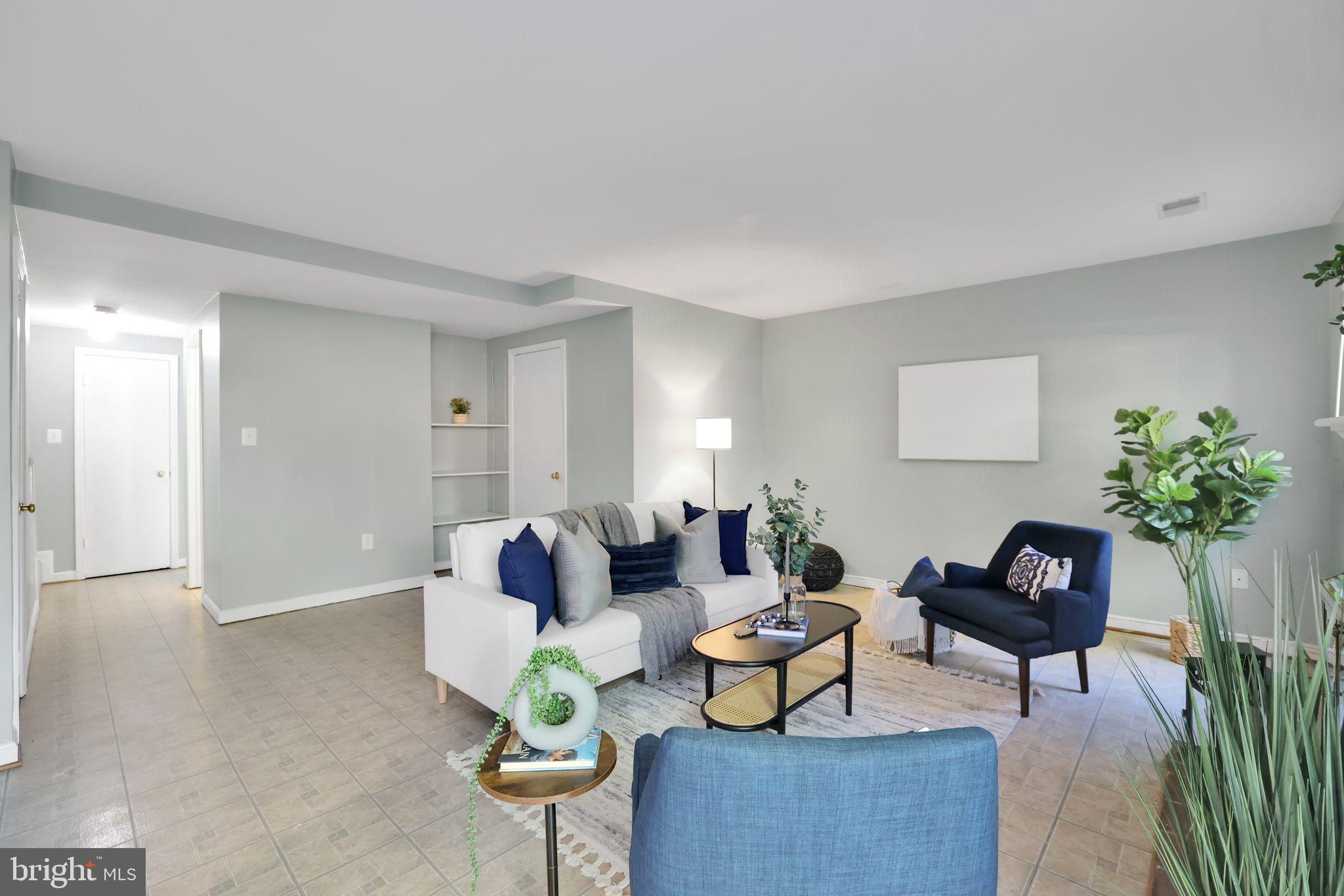 6143 GREEN HOLLOW COURT