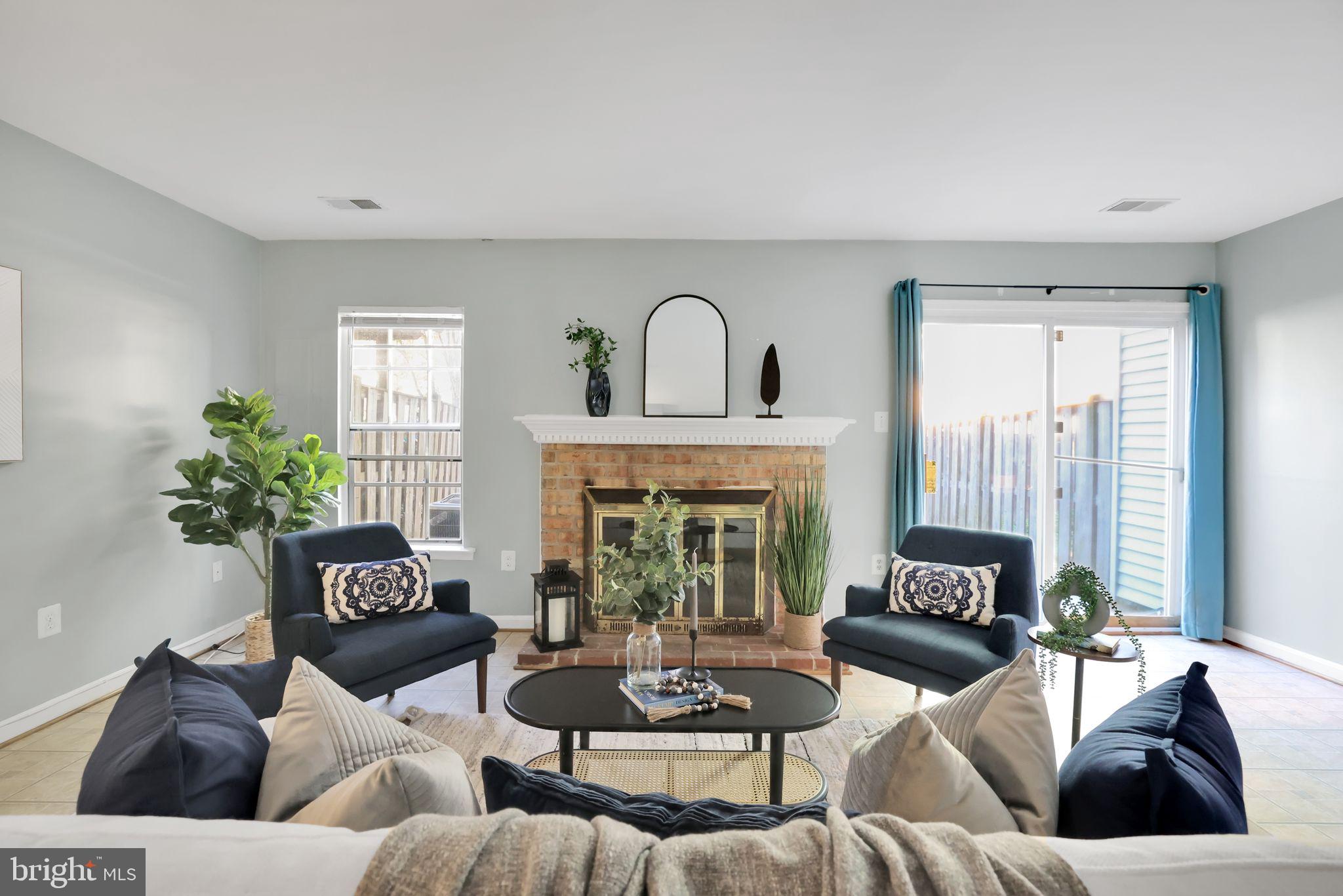 6143 GREEN HOLLOW COURT