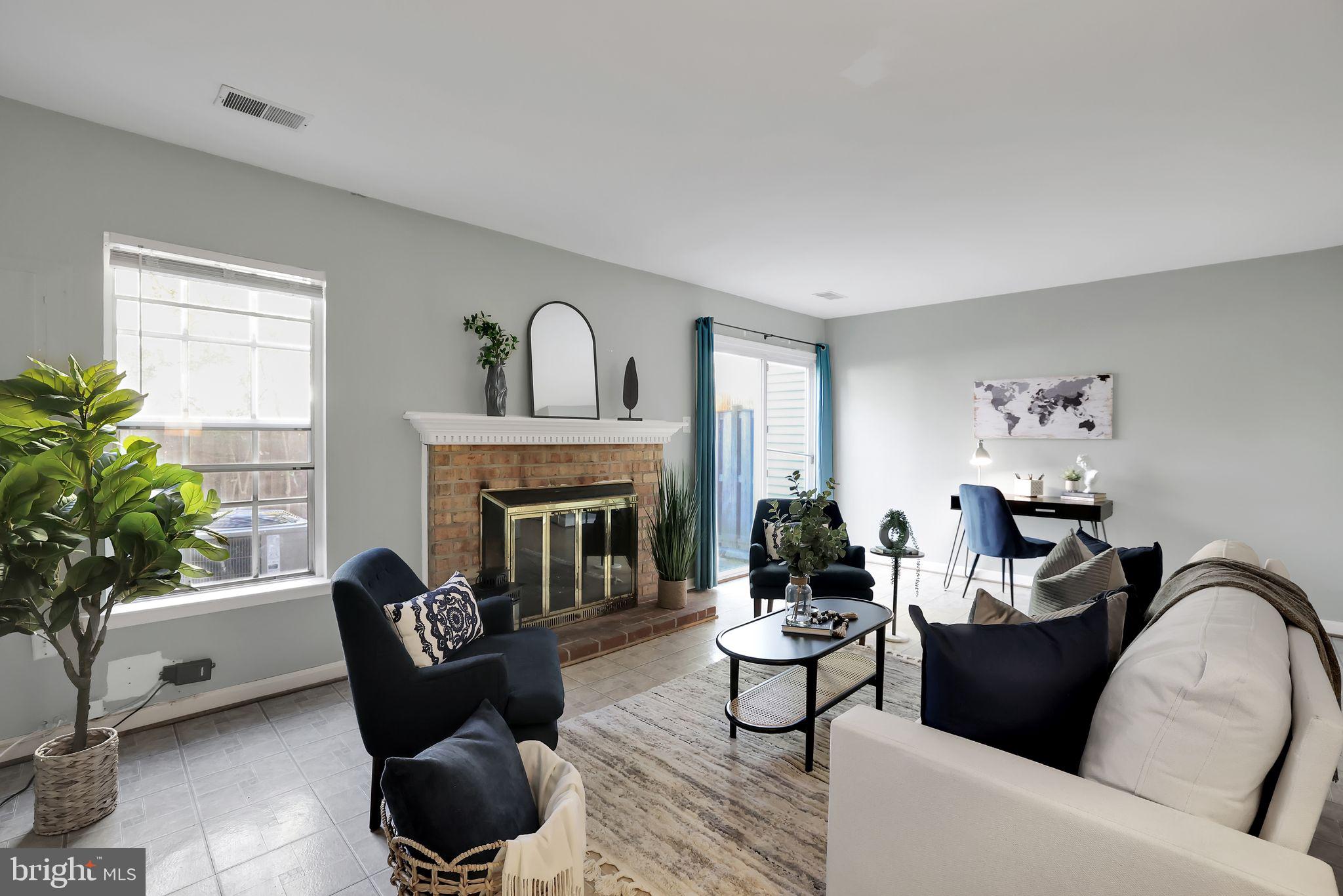 6143 GREEN HOLLOW COURT