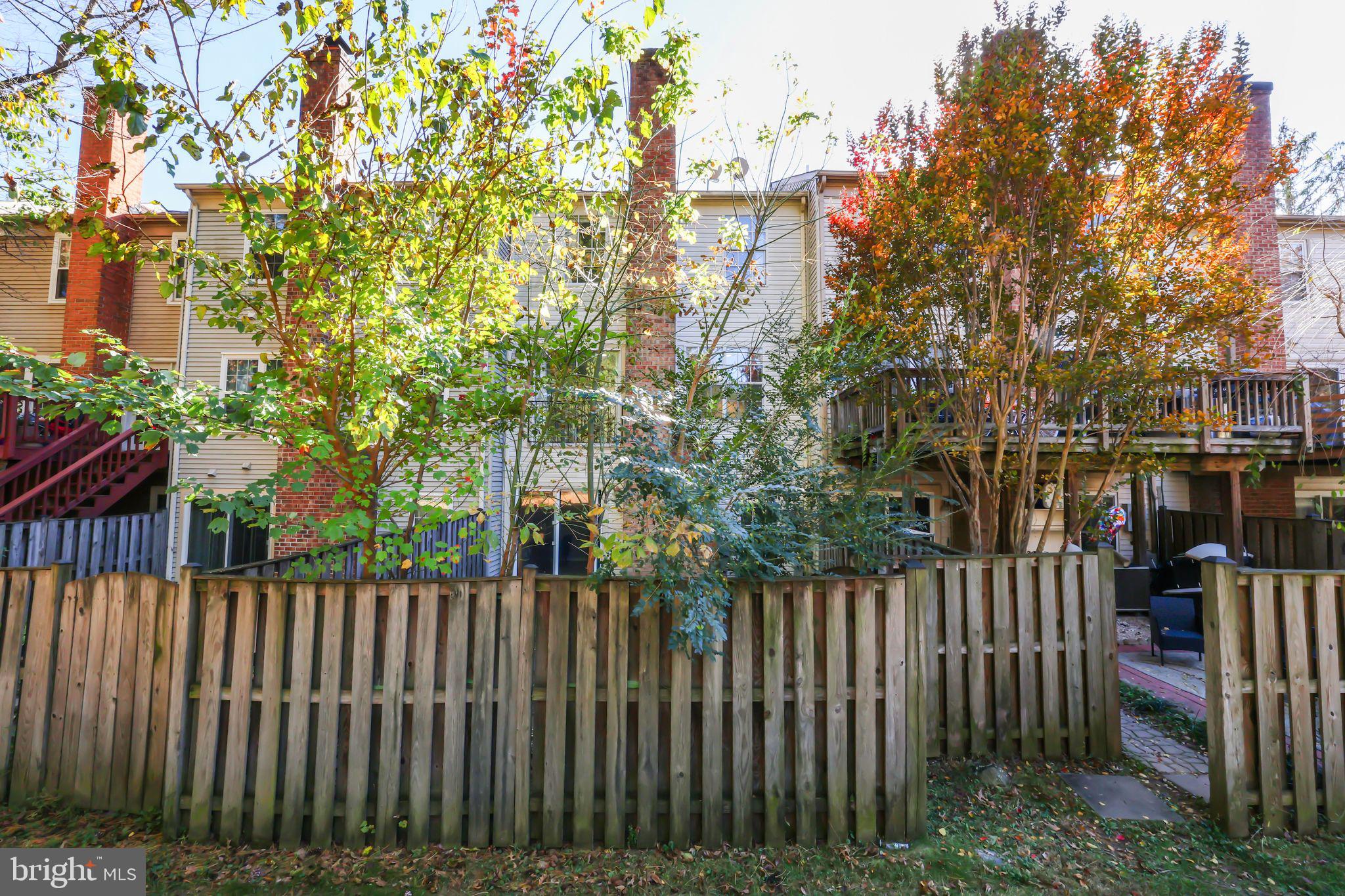 6143 GREEN HOLLOW COURT