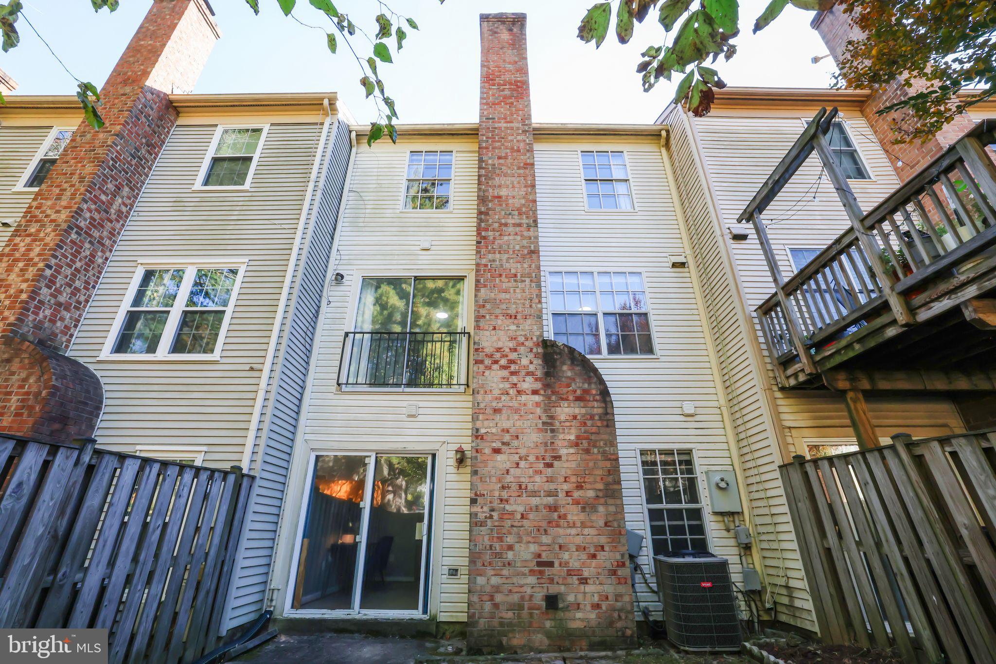 6143 GREEN HOLLOW COURT