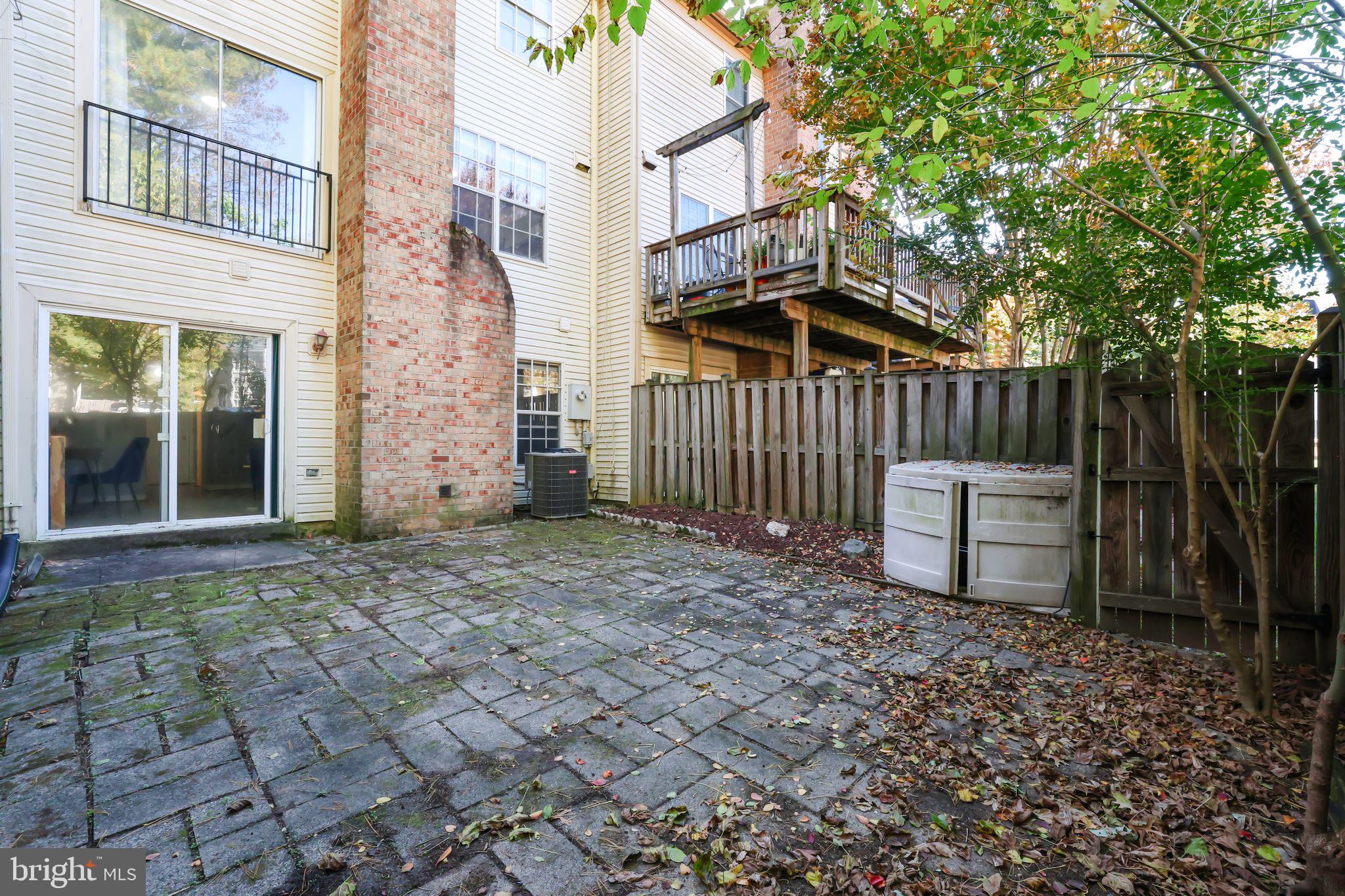 6143 GREEN HOLLOW COURT