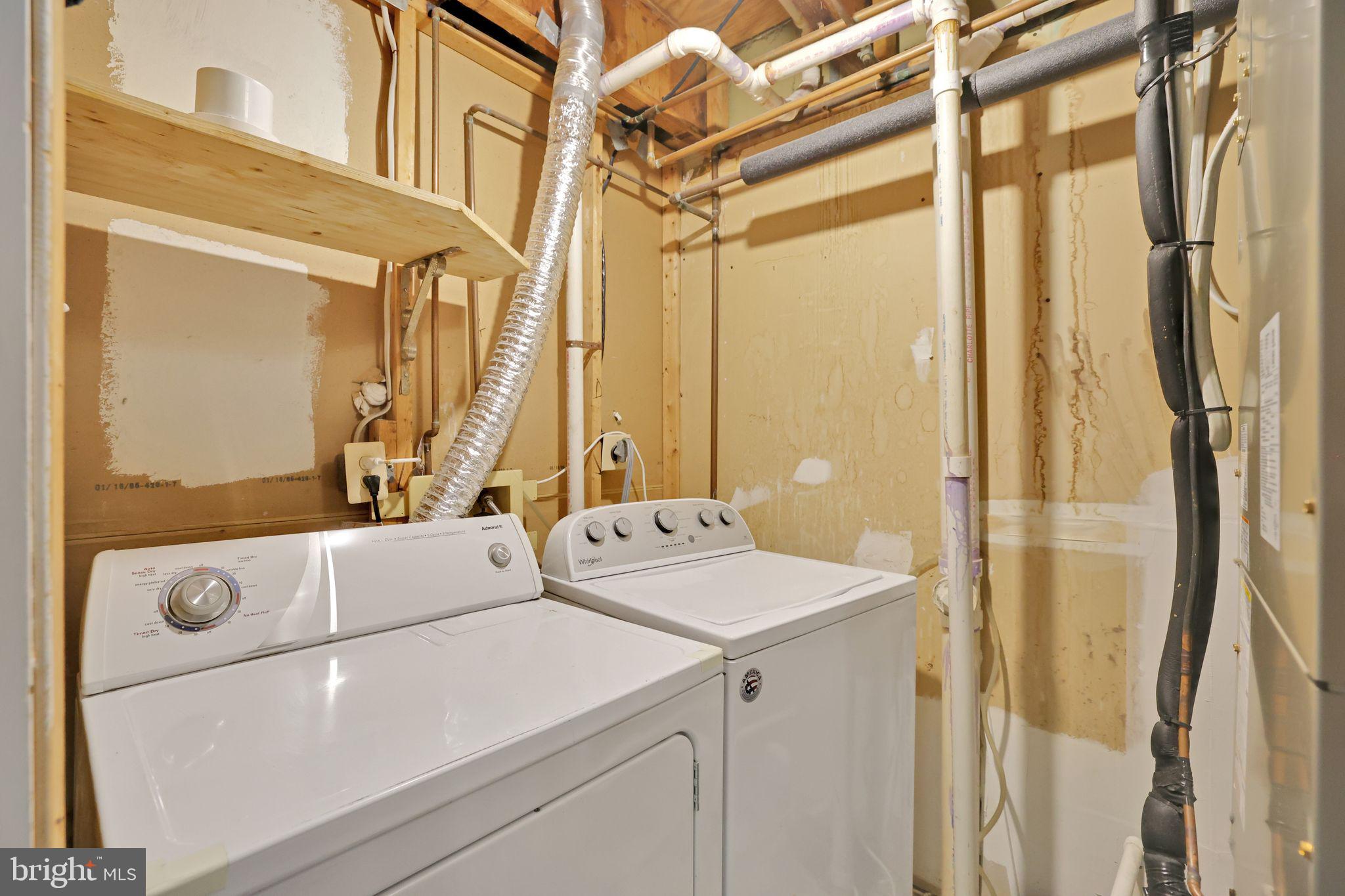 6143 GREEN HOLLOW COURT