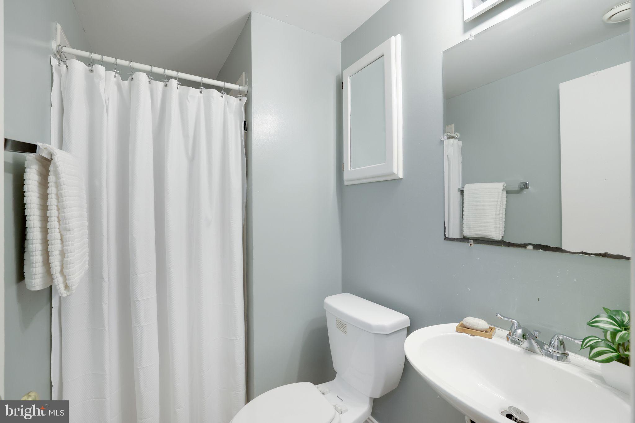 6143 GREEN HOLLOW COURT