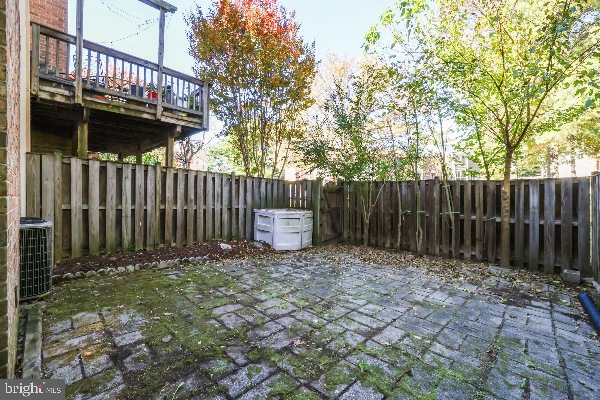 6143 GREEN HOLLOW COURT