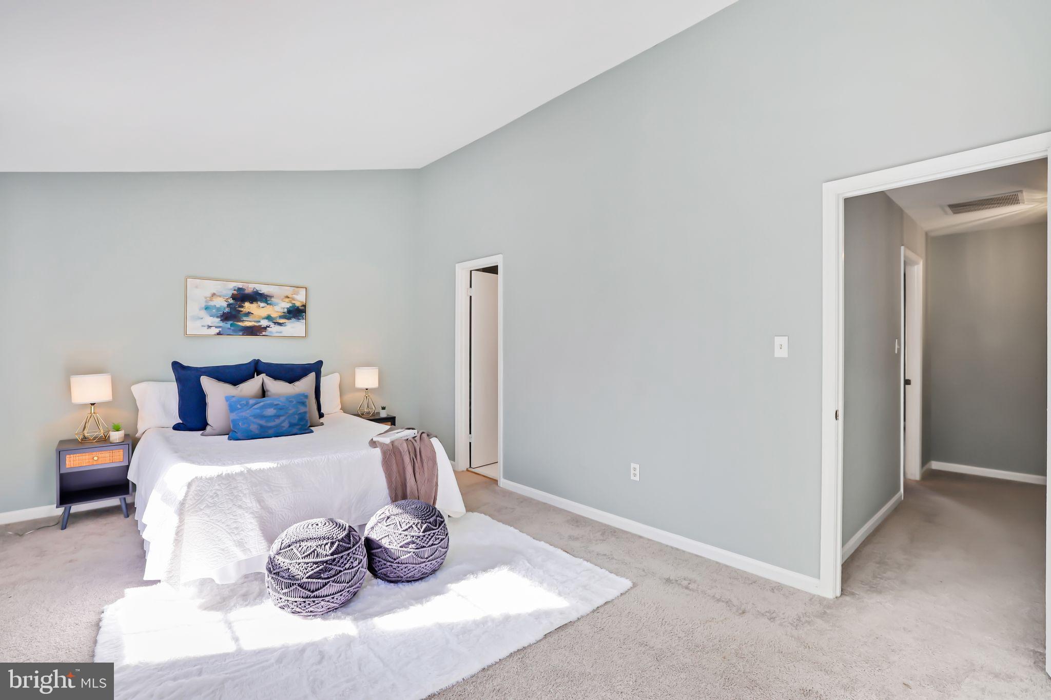 6143 GREEN HOLLOW COURT