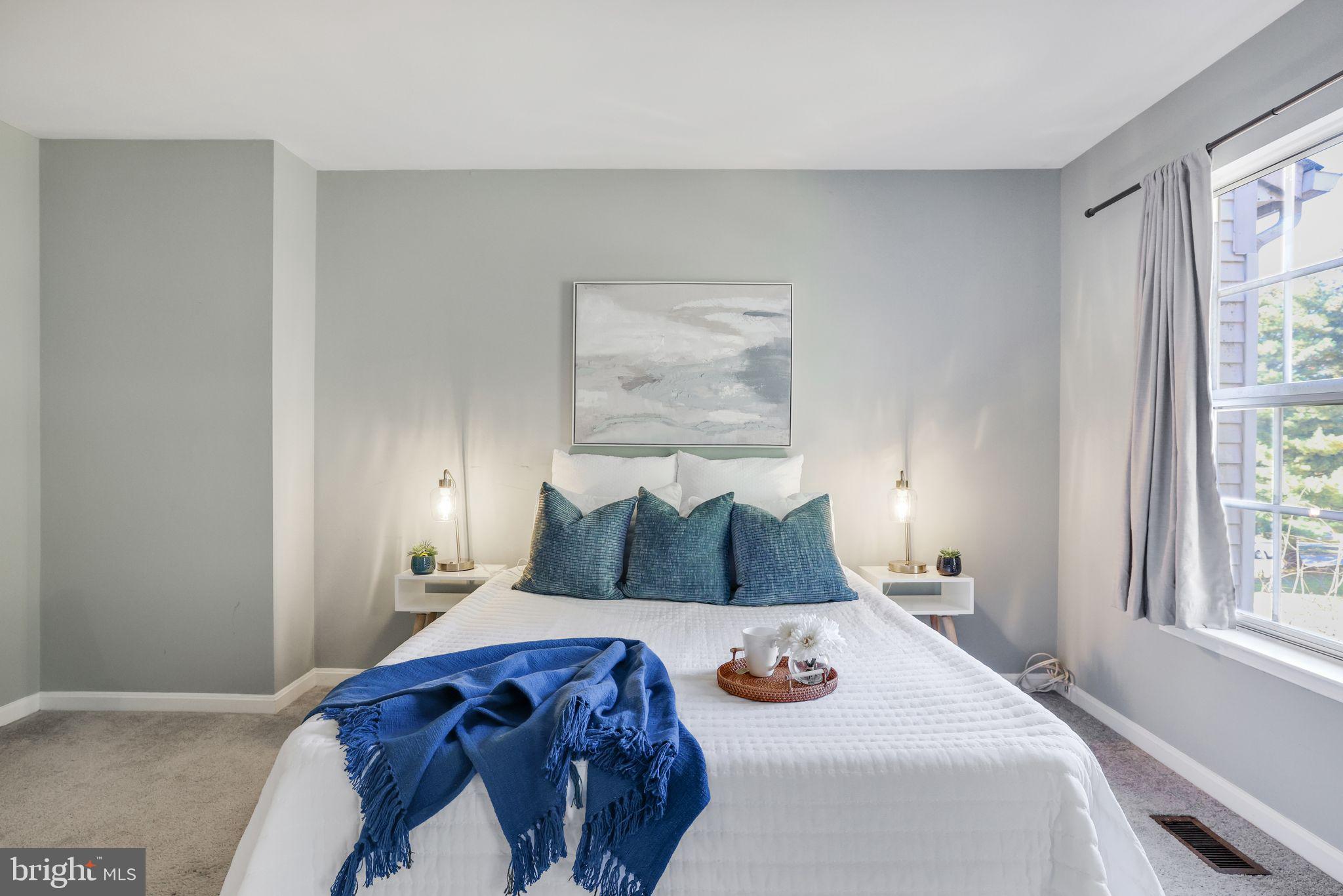 6143 GREEN HOLLOW COURT