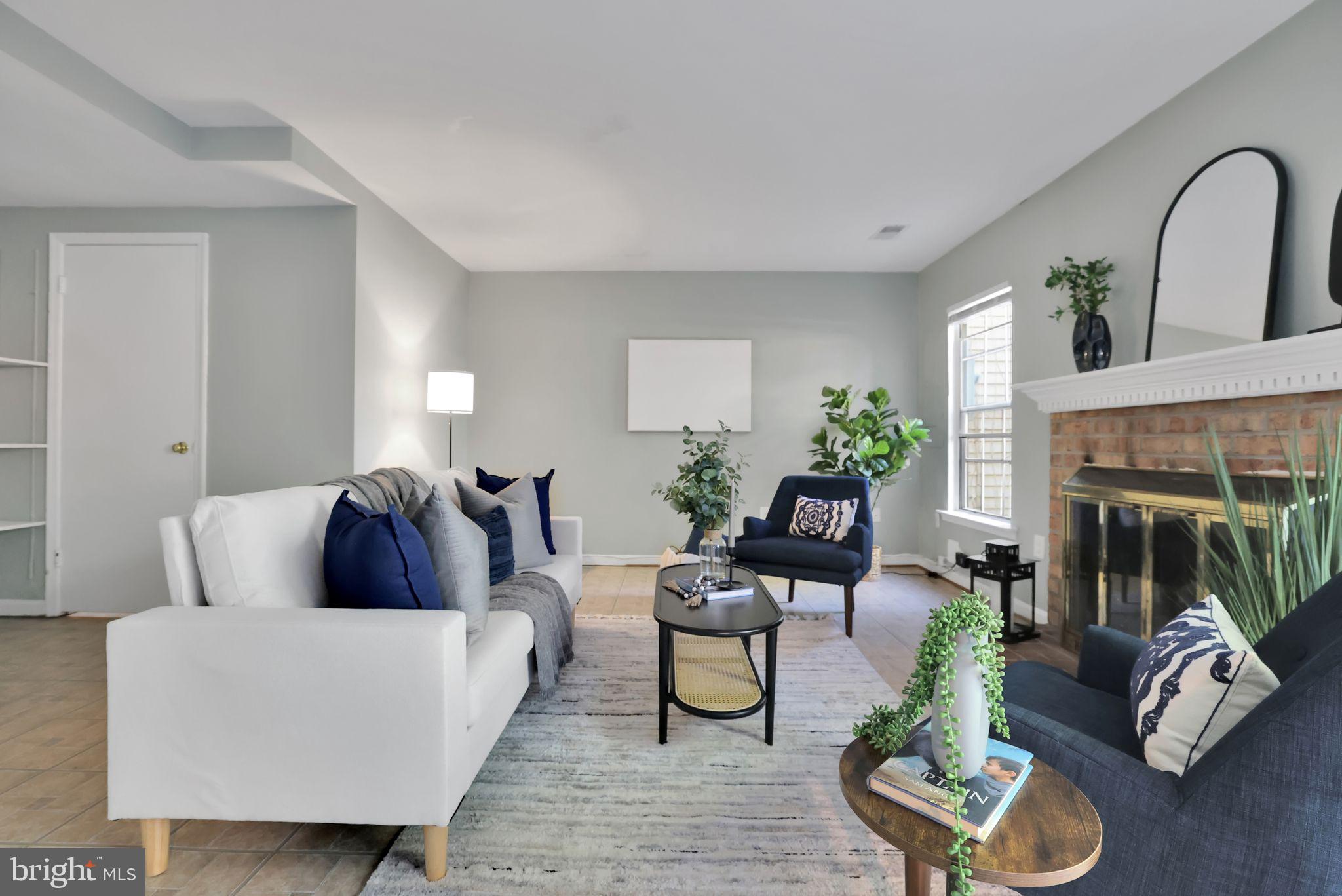 6143 GREEN HOLLOW COURT