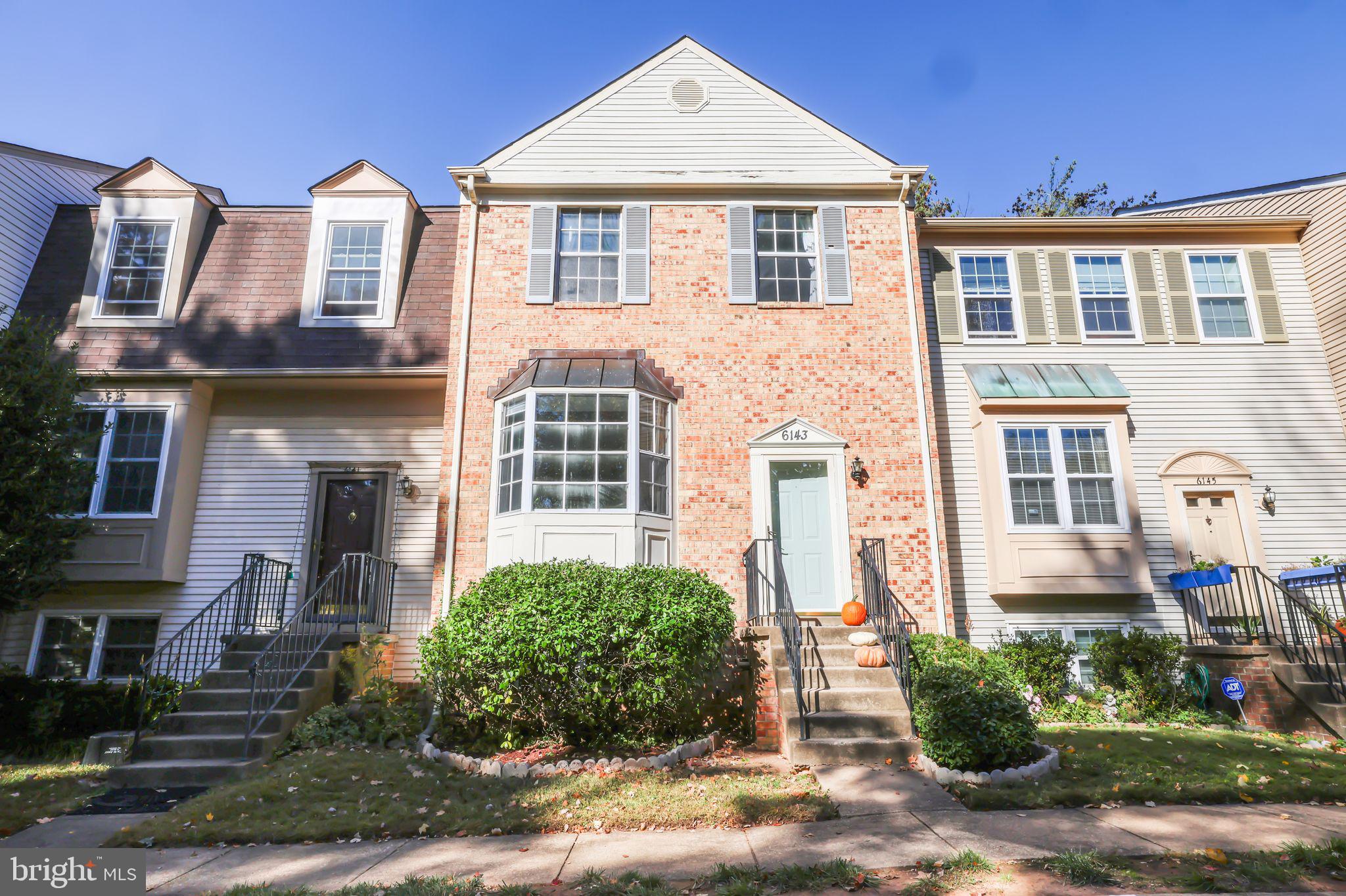 6143 GREEN HOLLOW COURT