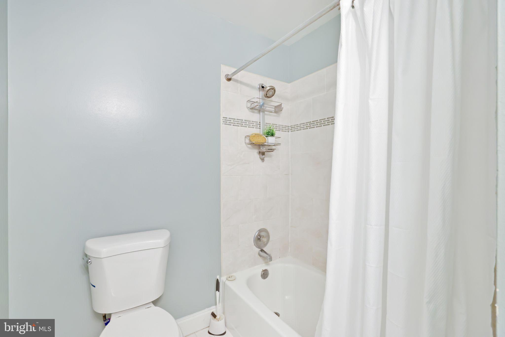 6143 GREEN HOLLOW COURT