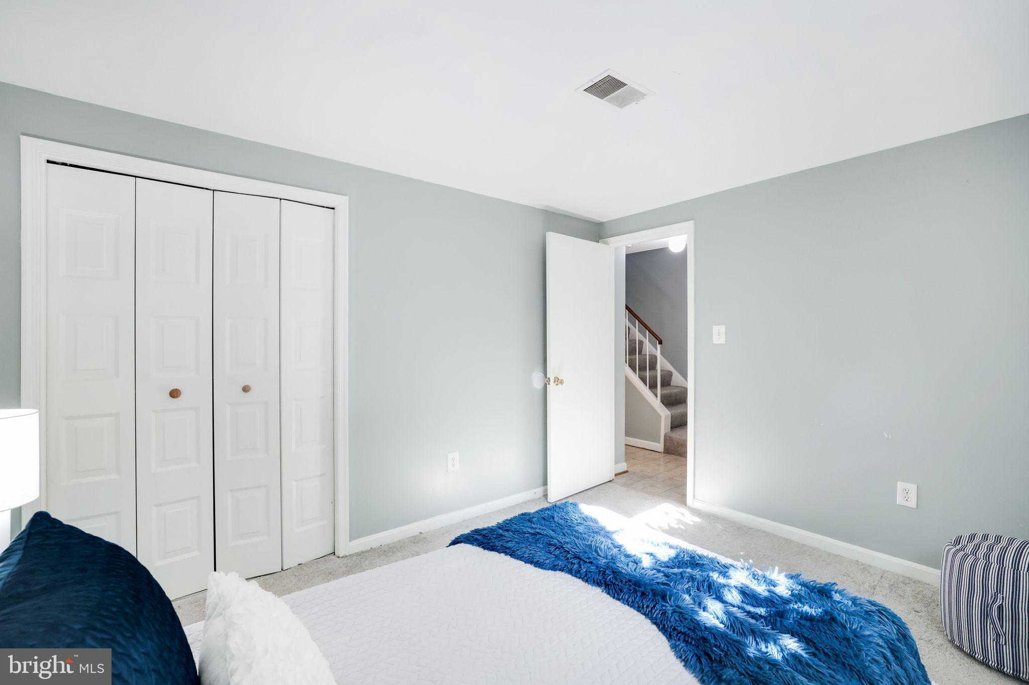 6143 GREEN HOLLOW COURT