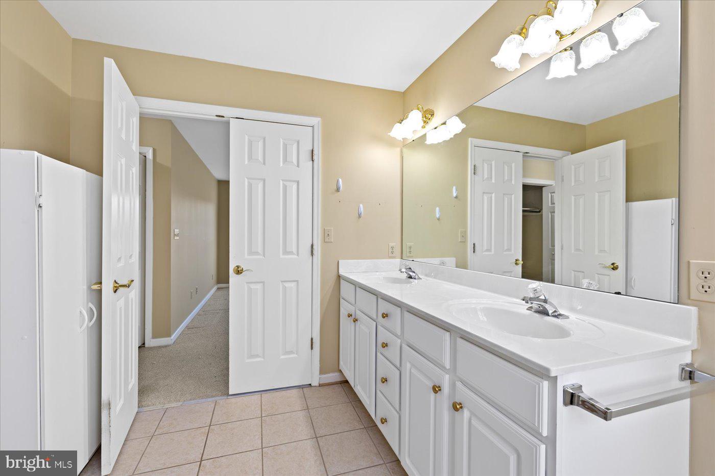 343 Middle River Road
