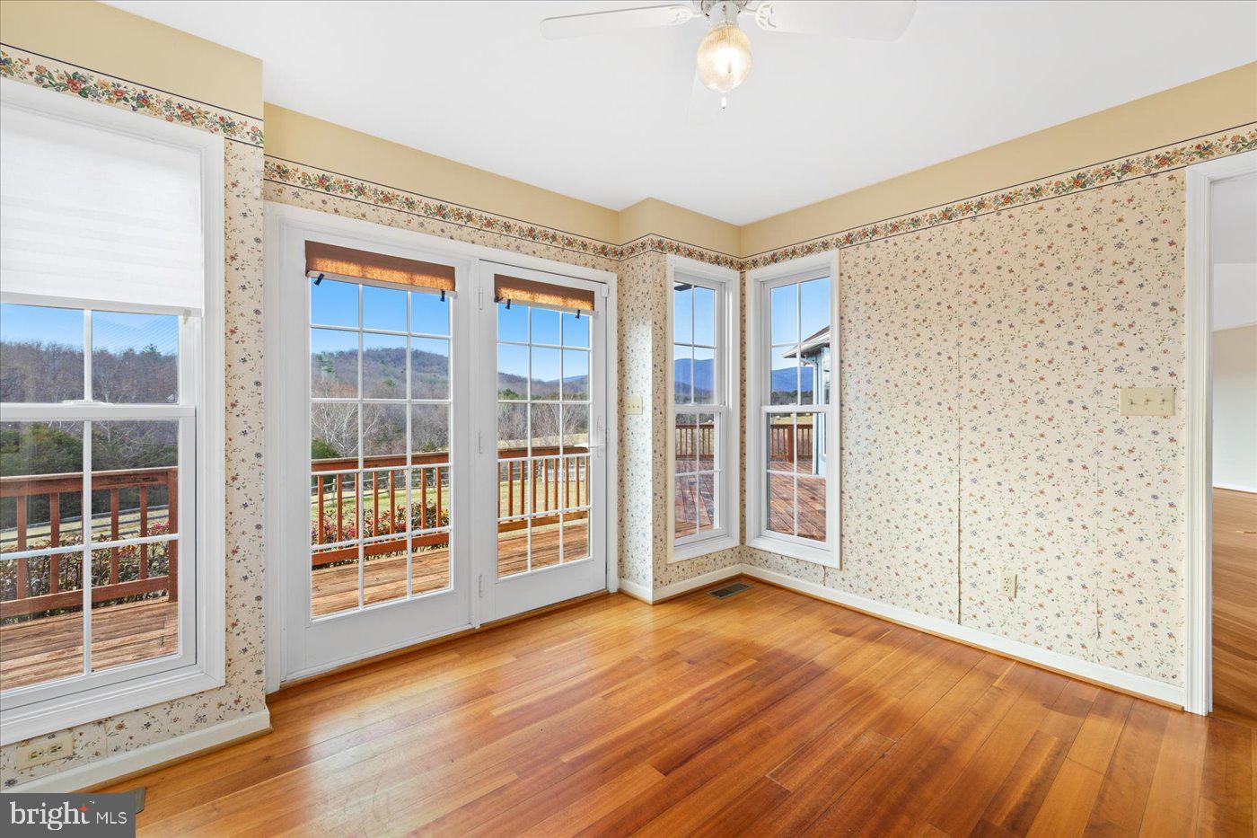 343 Middle River Road