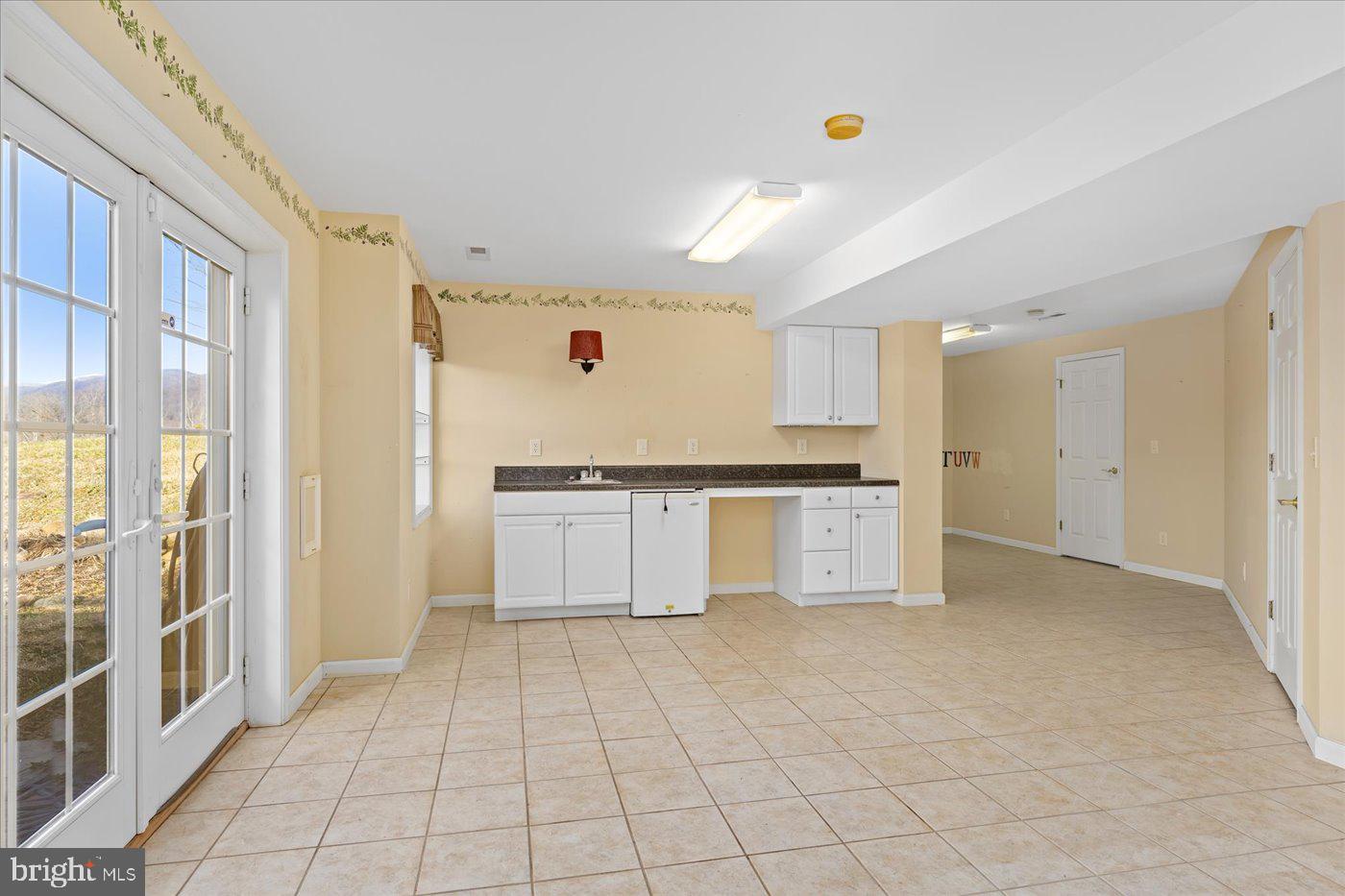 343 Middle River Road